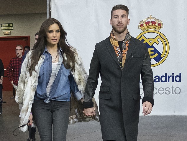 [Photos] Sergio Ramos attends basketball ‘el-clasico’ with beautiful girlfriend