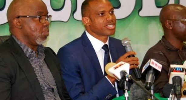 Pinnick’s Overpraise Of Oliseh Won’t Wash! Pinnick’s Overpraise Of Oliseh Won’t Wash!