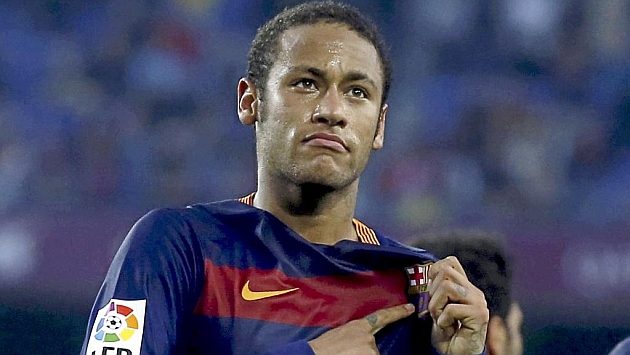 Man United offered €190 million for my son – Neymar’s father Man United offered €190 million for my son – Neymar’s father