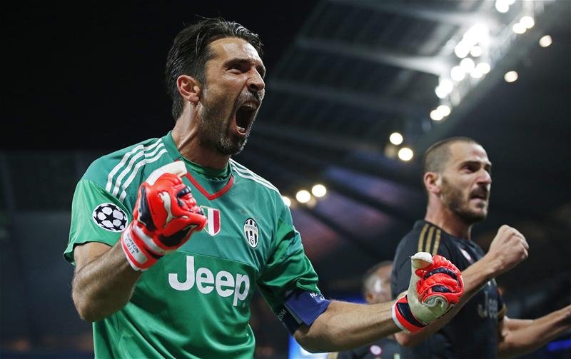 “I swore to protect you” – Buffon pens open letter…to the goal post he defends “I swore to protect you” – Buffon pens open letter…to the goal post he defends