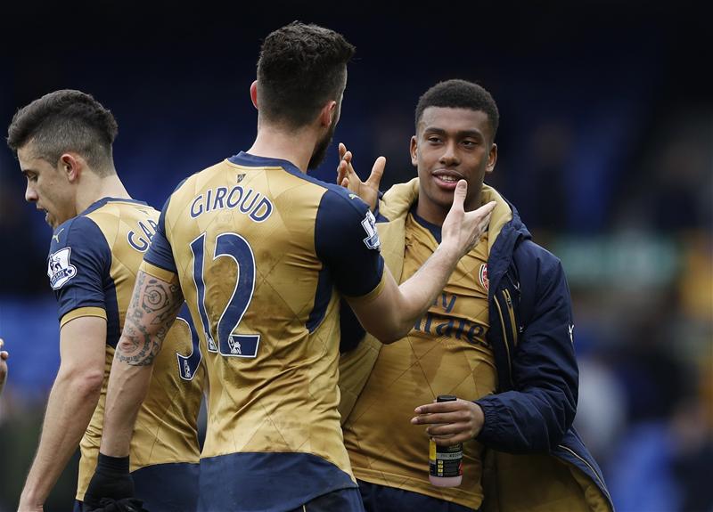Iwobi: I’m benefiting from training with Ozil and Sanchez Iwobi: I’m benefiting from training with Ozil and Sanchez