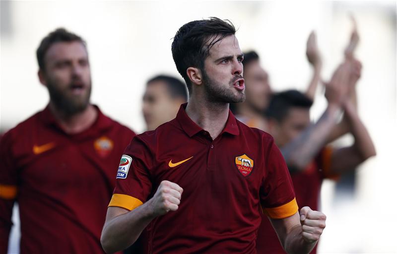 Conte tells Chelsea to sign Pjanic and Nainggolan Conte tells Chelsea to sign Pjanic and Nainggolan