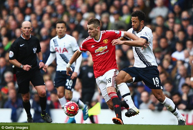 Schneiderlin hints at mentality problem at Man United Schneiderlin hints at mentality problem at Man United