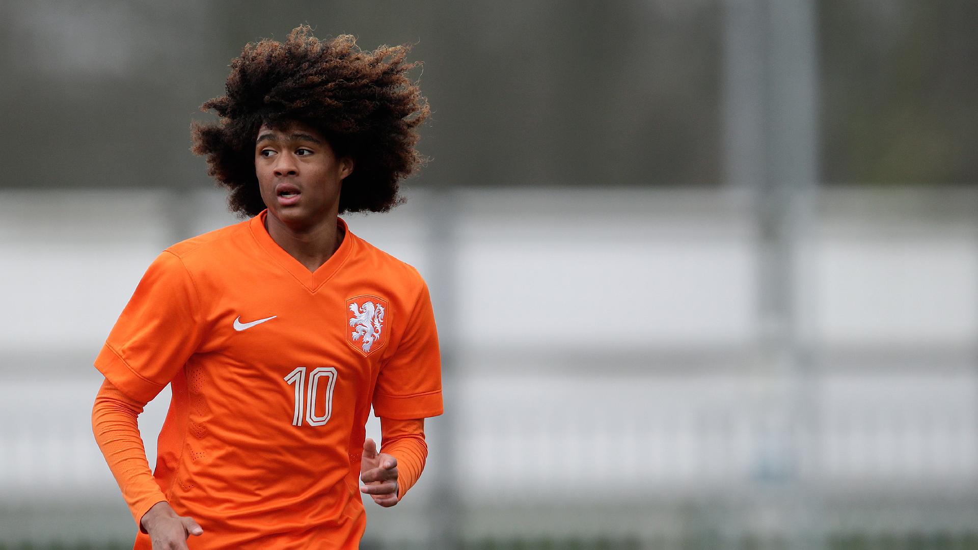 Dutch sensation Tahith Chong confirms transfer to Man United Dutch sensation Tahith Chong confirms transfer to Man United