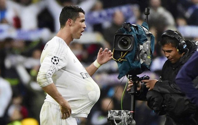 Ronaldo on course for European Golden Shoe after overtaking Suarez Ronaldo on course for European Golden Shoe after overtaking Suarez