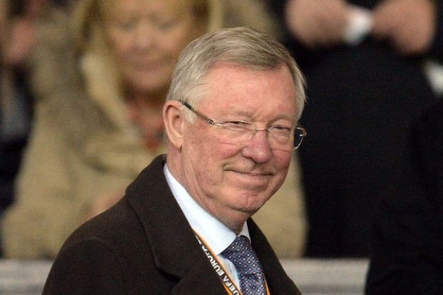Man United fans angry with Sir Alex Ferguson after comments backing Van Gaal Man United fans angry with Sir Alex Ferguson after comments backing Van Gaal