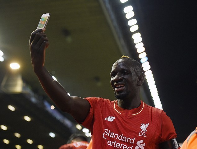 Liverpool fan loses phone while celebrating but got it back with Sahko’s selfie on it Liverpool fan loses phone while celebrating but got it back with Sahko’s selfie on it