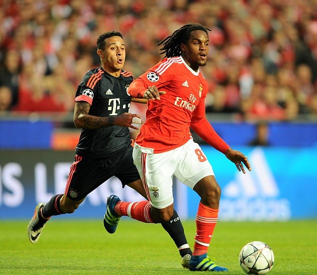 Manchester United and Arsenal set to do battle for this £46m-rated 18-year old Benfica star Manchester United and Arsenal set to do battle for this £46m-rated 18-year old Benfica star