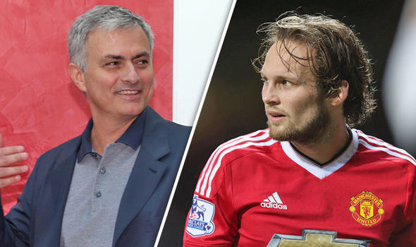 Daley Blind insists he wants to stay at Man United Daley Blind insists he wants to stay at Man United