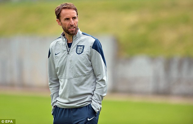Southgate early favourite to replace Hodgson after England boss resigns