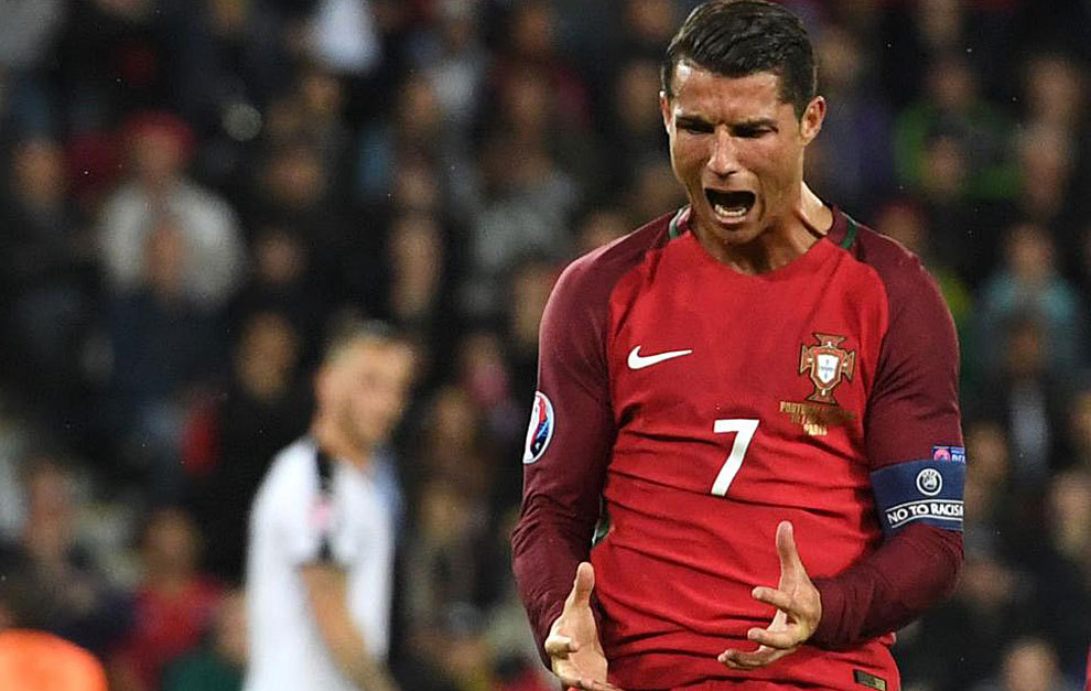 Ronaldo makes headlines for the wrong reasons as Portugal continue to struggle Ronaldo makes headlines for the wrong reasons as Portugal continue to struggle