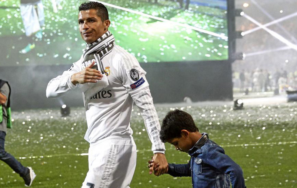 Why Ronaldo is favourite for the 2016 Ballon d’Or Why Ronaldo is favourite for the 2016 Ballon d’Or