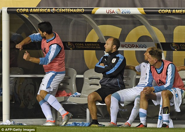 Suarez throws tantrum on the bench as Uruguay are knocked out of Copa America Suarez throws tantrum on the bench as Uruguay are knocked out of Copa America