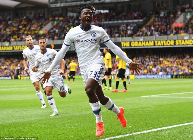 Courtois: Batshuayi is making it hard for Conte to leave him out