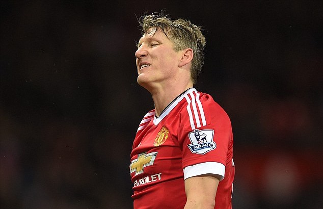 Mourinho slams Bayern Munich over Schweinsteiger Mourinho slams Bayern Munich over Schweinsteiger