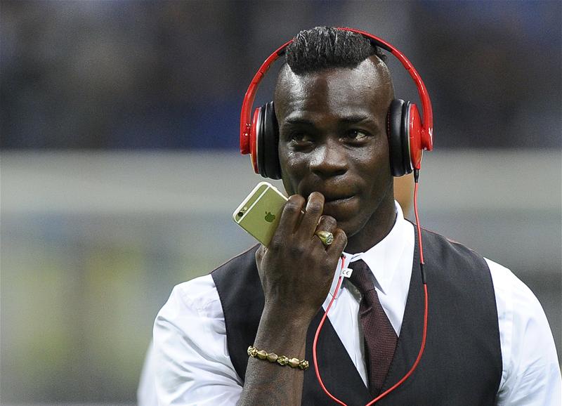 Balotelli reveals the difference between him and Ibrahimovic Balotelli reveals the difference between him and Ibrahimovic