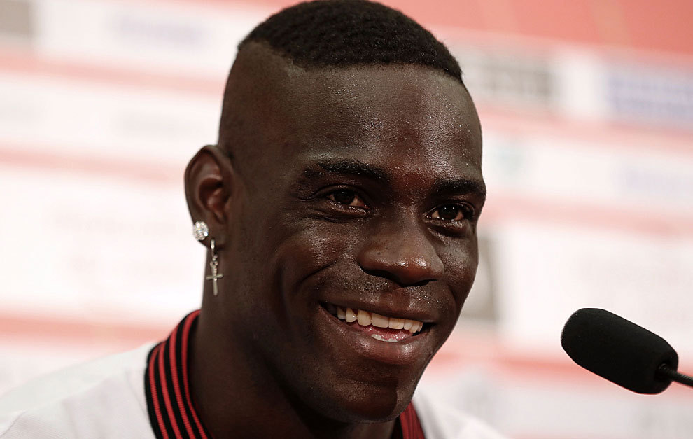 Balotelli hits out at ‘bad player’ and ‘wonderful hater’ Carragher Balotelli hits out at ‘bad player’ and ‘wonderful hater’ Carragher