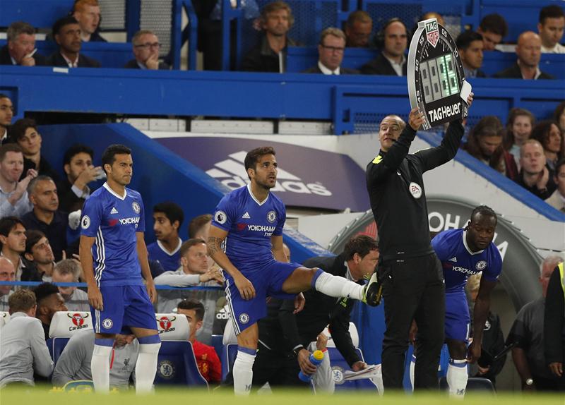 Fabregas begs Conte to end run on Chelsea’s bench Fabregas begs Conte to end run on Chelsea’s bench