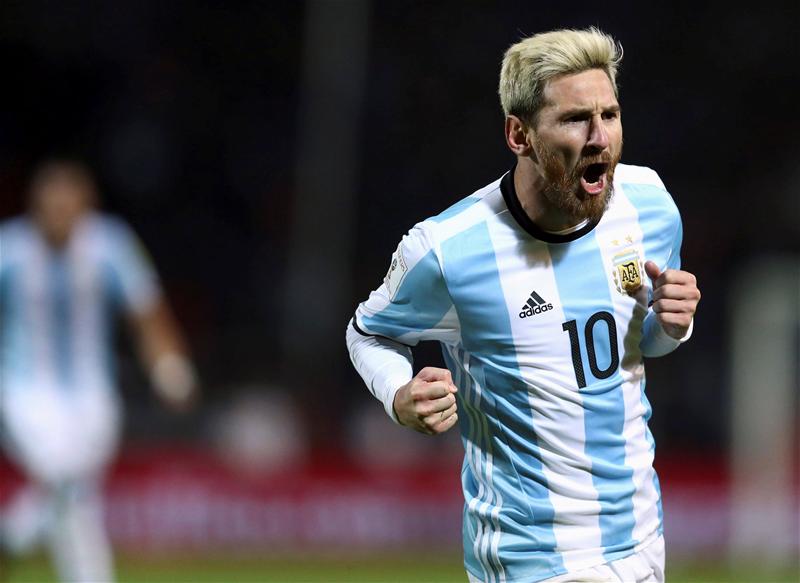 Returning Messi scores winner as Argentina pip Uruguay Returning Messi scores winner as Argentina pip Uruguay