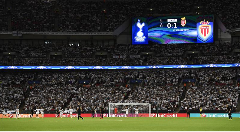 Tottenham set new record for biggest home attendance for an English club Tottenham set new record for biggest home attendance for an English club