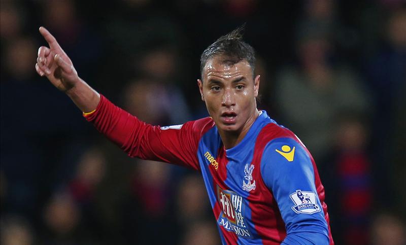 Chamakh hits out at Arsenal boss Wenger over “lack of respect”