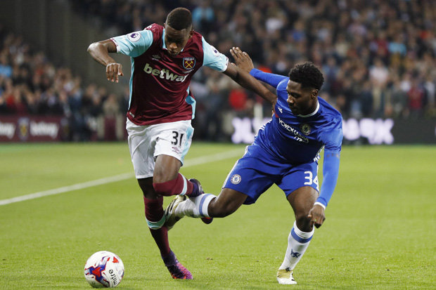 Conte names Ola Aina as perfect alternative for Victor Moses in his 3-4-3 system Conte names Ola Aina as perfect alternative for Victor Moses in his 3-4-3 system