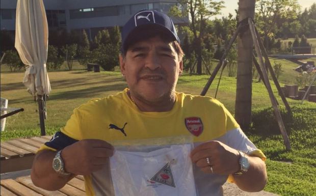 Diego Maradona pictured wearing an Arsenal shirt AGAIN Diego Maradona pictured wearing an Arsenal shirt AGAIN