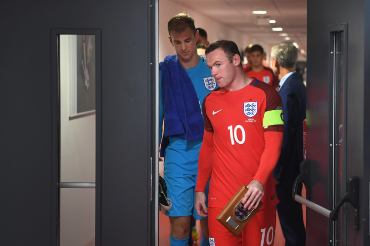 Southgate explains why he kept Rooney on as England captain Southgate explains why he kept Rooney on as England captain
