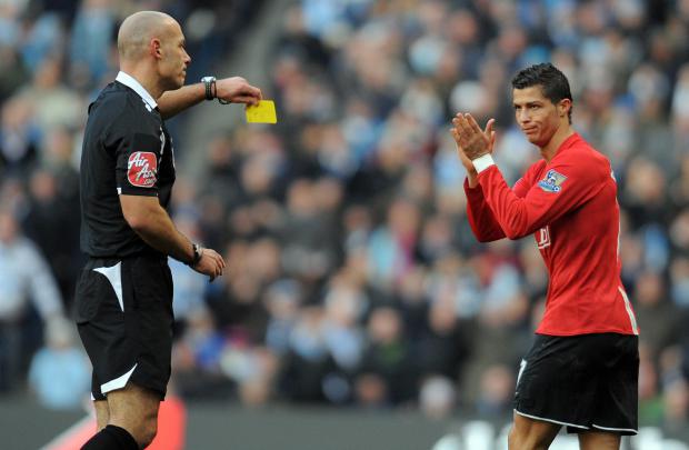 Howard Webb admits he should’ve sent off Ronaldo in Manchester derby Howard Webb admits he should’ve sent off Ronaldo in Manchester derby