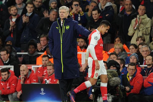 Wenger tells Alexis Sanchez: ”I’ll decide when to take you off” Wenger tells Alexis Sanchez: ”I’ll decide when to take you off”