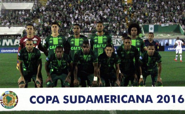 Man Utd, Arsenal, others send their prayers as plane carrying Brazilian team Chapecoense crashes in Colombia Man Utd, Arsenal, others send their prayers as plane carrying Brazilian team Chapecoense crashes in Colombia