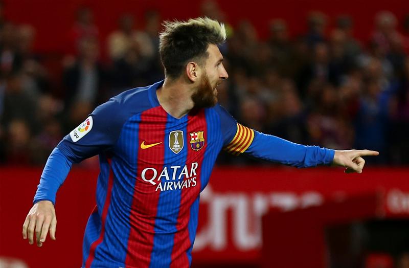 Mascherano: Messi is three players in one Mascherano: Messi is three players in one