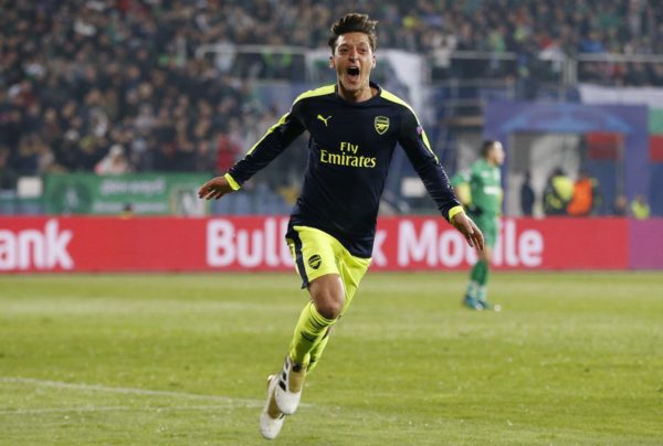 Mourinho offers Ozil £250,000-a-week to join Man United Mourinho offers Ozil £250,000-a-week to join Man United
