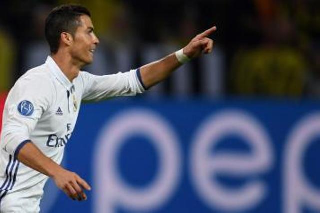 Cristiano Ronaldo signs new deal to stay at Real Madrid until 2021, earns more than Bale Cristiano Ronaldo signs new deal to stay at Real Madrid until 2021, earns more than Bale