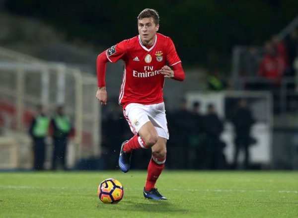 Man United close to signing £42m Lindelof as Benfica president jets in for talks Man United close to signing £42m Lindelof as Benfica president jets in for talks