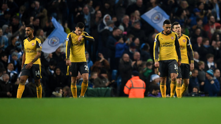 Gunners legend Ian Wright blasts Arsenal players for letting Sanchez down Gunners legend Ian Wright blasts Arsenal players for letting Sanchez down