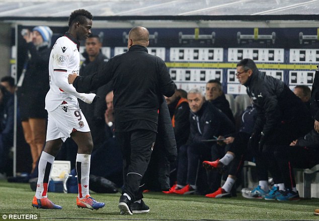 Balotelli sent off as nine-man Nice hang on for point at Bordeaux Balotelli sent off as nine-man Nice hang on for point at Bordeaux