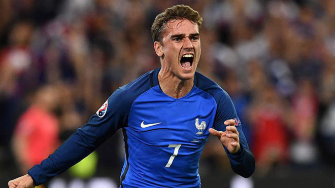 Griezmann beats Pogba and Benzema to French Player of the Year award Griezmann beats Pogba and Benzema to French Player of the Year award