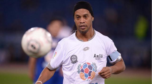 Ronaldinho offers to help Chapocoense “in every way possible” but refuses to commit to playing for them Ronaldinho offers to help Chapocoense “in every way possible” but refuses to commit to playing for them