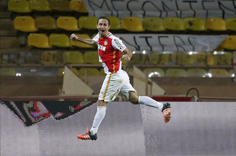 Ex-Chelsea defender Carvalho joins Oscar and Hulk at Shanghai SIPG Ex-Chelsea defender Carvalho joins Oscar and Hulk at Shanghai SIPG