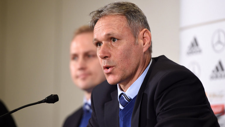 Van Basten insists on scrapping offside rule, slams ‘nonsense in the media’ Van Basten insists on scrapping offside rule, slams ‘nonsense in the media’