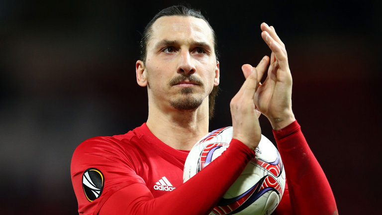Ibrahimovic signs new Manchester United contract Ibrahimovic signs new Manchester United contract