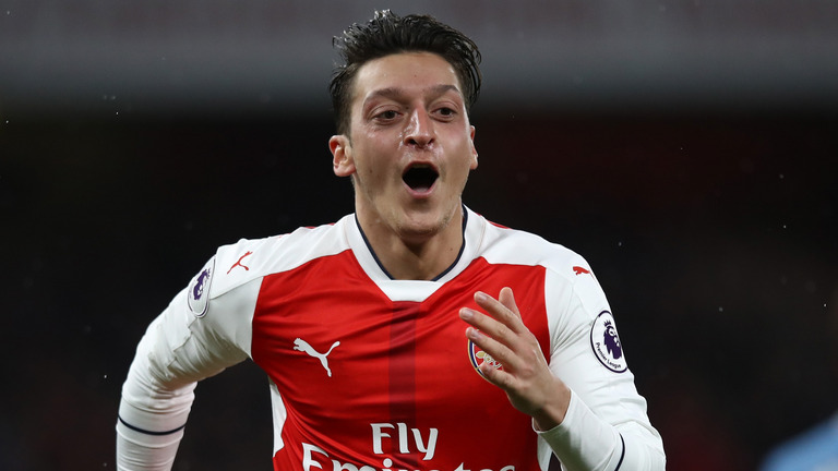 Ozil to hold talks with Arsenal over new contract decision ‘soon’ Ozil to hold talks with Arsenal over new contract decision ‘soon’