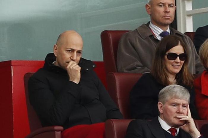 Arsenal chief executive promises ‘thorough review’ of the club as fans clash over Wenger Arsenal chief executive promises ‘thorough review’ of the club as fans clash over Wenger