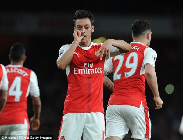Wenger reveals Ozil struggled ‘mentally’ after the 10-2 defeat by Bayern Wenger reveals Ozil struggled ‘mentally’ after the 10-2 defeat by Bayern