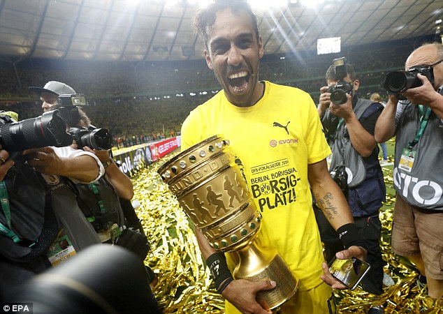 PSG agree £61m transfer of Aubameyang from Borussia Dortmund PSG agree £61m transfer of Aubameyang from Borussia Dortmund