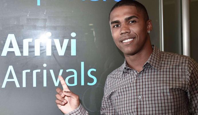 Douglas Costa in Juventus for medical ahead of move from Bayern Douglas Costa in Juventus for medical ahead of move from Bayern