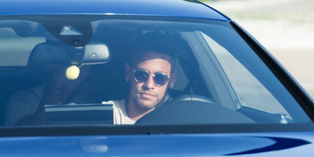 Barcelona give Neymar permission to complete £198m PSG transfer Barcelona give Neymar permission to complete £198m PSG transfer