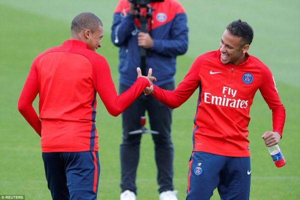 Mbappe: I’ll do everything to help Neymar win the Ballon d’Or Mbappe: I’ll do everything to help Neymar win the Ballon d’Or