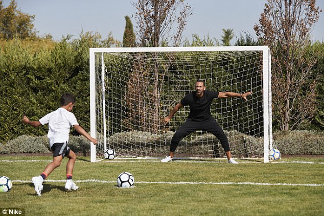 Ronaldo’s son shows he’s learning free-kicks against Ferdinand Ronaldo’s son shows he’s learning free-kicks against Ferdinand
